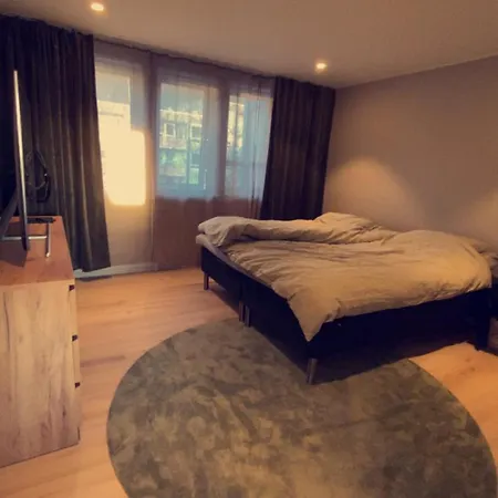 Penthouse With Sauna, Balcony And Free Coffe Берген